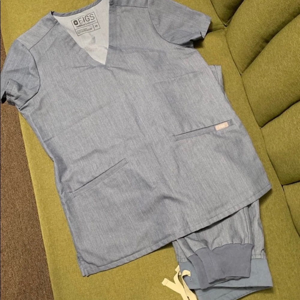 Figs scrubs